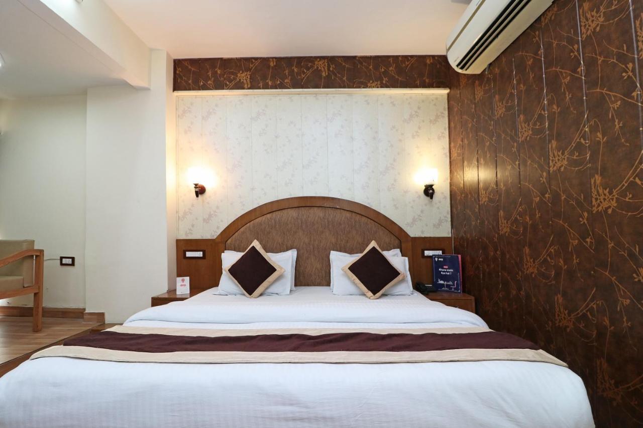 Oyo 1822 Hotel Ambassador Dehradun Exterior foto